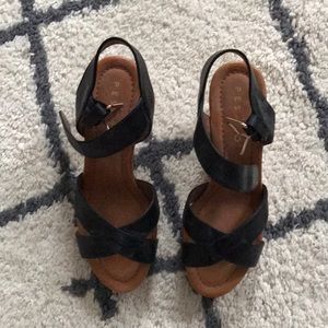 Pesaro Black Wedges